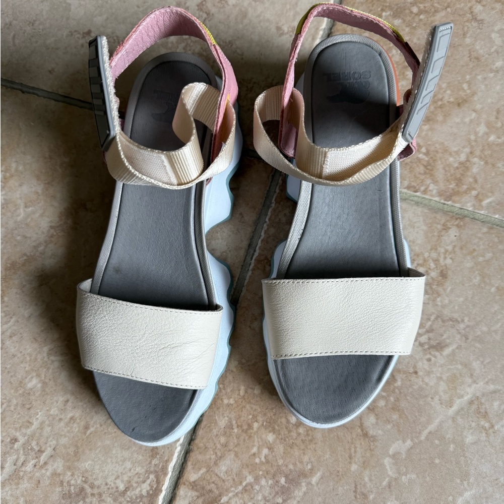 Sorry Kinetic Cream and Pink Sandals
